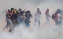 Spiegel: «Μη λυγίσετε» διαμηνύει στους διαδηλωτές της πλατείας Ταξίμ