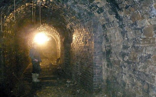 Ανακαλύφθηκε το πιο παλιό σιδηροδρομικό τούνελ στον κόσμο - Φωτογραφία 1