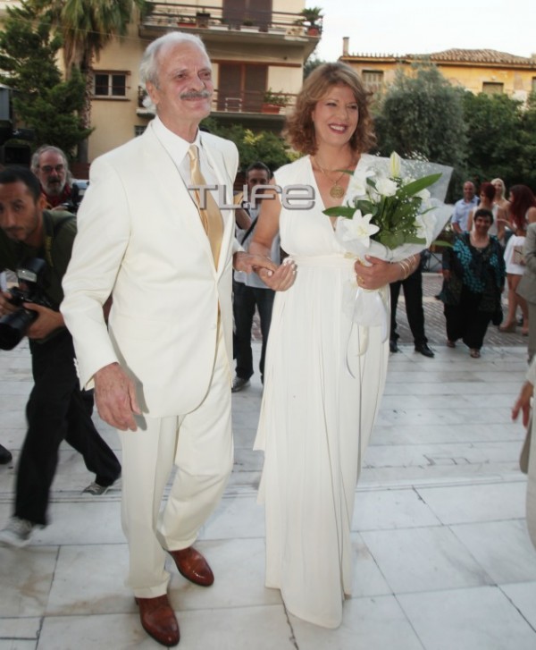 Πασίγνωστος Έλληνας ηθοποιός παντρεύτηκε στα 76 του για τέταρτη φορά! - Φωτογραφία 6