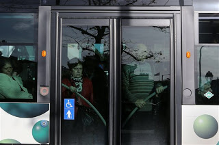 Υποχρεωτική επιβίβαση από την μπροστινή πόρτα στα λεωφορεία - Φωτογραφία 1