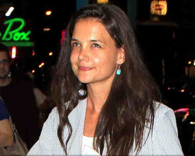 Αγνώριστη η Katie Holmes ένα χρόνο μετά το χωρισμό της από τον Tom Cruise - Φωτογραφία 2