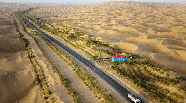 Ο μεγαλύτερος δρόμος μέσα σε έρημο! - Φωτογραφία 2