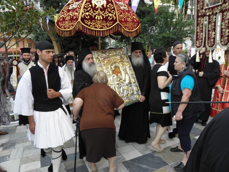 3322 - Η Δράμα υποδέχθηκε την Ιερά Εικόνα της Θεοτόκου Άξιον Εστιν (αποκλειστικές φωτογραφίες - video) - Φωτογραφία 4