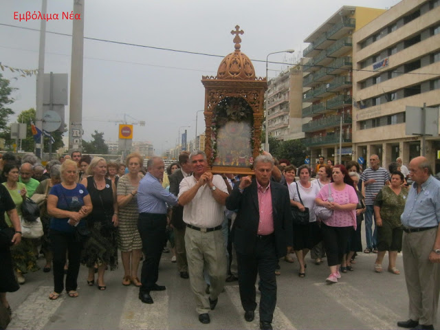 Δείτε εικόνες και βίντεο από την περιφορά της εικόνος των Αγίων Πάντων στην Ξηροκρήνη Θεσσαλονίκης - Φωτογραφία 2