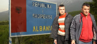 Μαζική φυγή της αλβανικής διασποράς από την Ελλάδα προς την Αλβανία – O «Γολγοθάς» του επαναπατρισμού - Φωτογραφία 1
