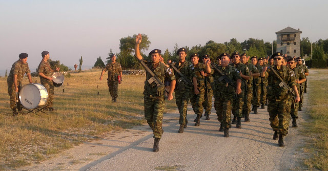 Ο ΛΟΧΟΣ ΕΘΝΟΦΥΛΑΚΗΣ ¨ΒΡΟΝΤΟΥΣ¨ παρέλασε στις Σέρρες ενώπιον του Α/ΓΕΕΘΑ - Φωτογραφία 4