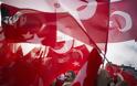 Οι Tούρκοι διανοούμενοι ζητούν να δοθεί τέλος στην κοινωνική καταπίεση