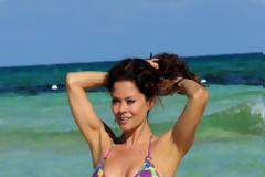 Η Brooke Burke ανεβάζει την θερμοκρασία στα ύψη...!