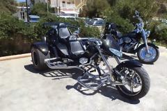 Ο μάγος των μηχανών και τα κορίτσια του
