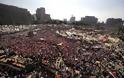 Αίγυπτος: Υπό τον έλεγχο του στρατού το κτίριο της κρατικής τηλεόρασης - εκπνέει το τελεσίγραφο των στρατιωτικών προς τον Μόρσι