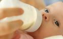Tέλος στις εικόνες χαμογελαστών μωρών στα βρεφικά γάλατα