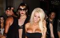 Η Courtney Stodden με μαύρο φόρεμα και φοβερό μπούστο σε νυχτερινή έξοδο στο Hollywood - Φωτογραφία 6