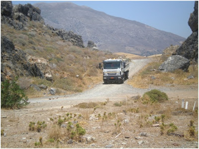 Χωματερή πάνω από τη θάλασσα ... με τις ευλογίες του δήμου! - Φωτογραφία 4