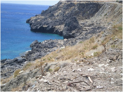 Χωματερή πάνω από τη θάλασσα ... με τις ευλογίες του δήμου! - Φωτογραφία 5