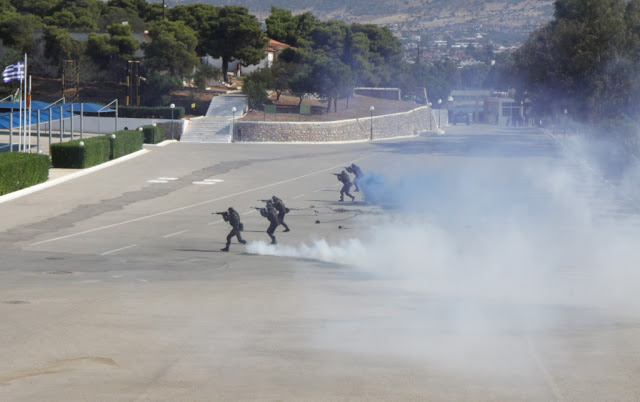 Φωτό από την επίσκεψη Γεννηματά στο ΚΕΕΔ - Φωτογραφία 10