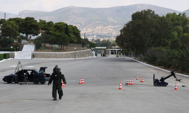 Φωτό από την επίσκεψη Γεννηματά στο ΚΕΕΔ - Φωτογραφία 12