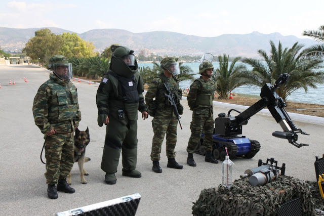 Φωτό από την επίσκεψη Γεννηματά στο ΚΕΕΔ - Φωτογραφία 14