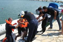 Ξάνθη: Απομακρύνθηκε με την ιστιοσανίδα από την παραλία και χάθηκε!