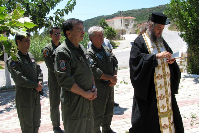 Επισκέψεις Διοικητή ΔΑΥ σε Κλιμάκια Πυροσβεστικών Αεροσκαφών και Ελικοπτέρων - Φωτογραφία 1