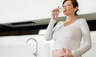 Υγεία: Γιατί είναι πολύτιμο το νερό στην εγκυμοσύνη; - Φωτογραφία 1