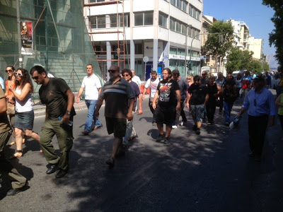 Πάτρα: Πορεία των εργαζομένων στο Δήμο στο κέντρο της πόλης - Συνοδεύουν οχήματα της δημοτικής αστυνομίας- Δείτε φωτογραφίες και video - Φωτογραφία 2