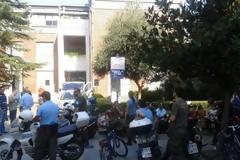 Στα κάγκελα οι δημοτικοί υπάλληλοι των Τρικάλων