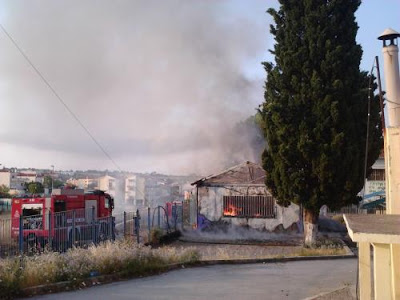 ΣΥΜΒΑΙΝΕΙ ΤΩΡΑ: Φωτιά σε σχολείο στη Νέα Μηχανιώνα - Φωτογραφία 3