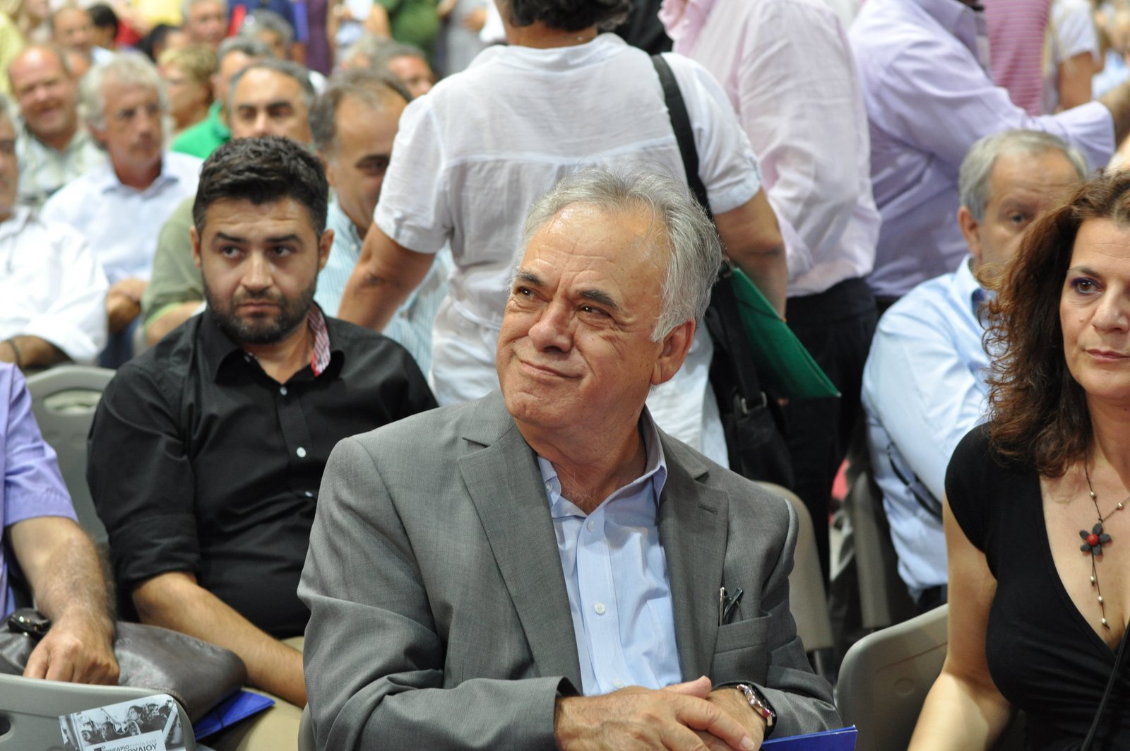 Ολόκληρη η εισηγητική ομιλία του Αλέξη Τσίπρα στο συνέδριο του ΣΥΡΙΖΑ και ΦΩΤΟ...!!! - Φωτογραφία 10