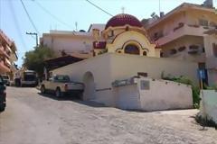Ο δρόμος της ντροπής μπροστά σε εκκλησιά και δίπλα στο σπίτι του Γ. Κουράκη!