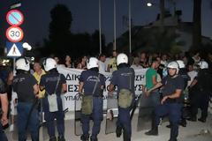 Επεισοδιακή η πρώτη μέρα του Βενιζέλου στην Κρήτη