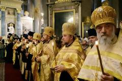 Xιλιάδες Ρώσων πιστών συρρέουν για να προσκυνήσουν τον Σταυρό του Αγίου Ανδρέα από χθες στην Αγία Πετρούπολη - Δείτε φωτο