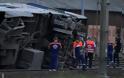 Συγκλονιστικές εικόνες αναμεταδίδουν τα διεθνή μέσα από το τραγικό ατύχημα με τρένο σε προάστιο του Παρισίου - Φωτογραφία 4