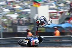 Άτυχος ο Lorenzo, εκτός αγώνα στο Sachsenring