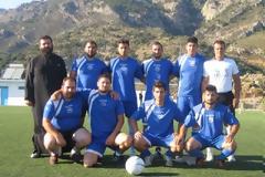 Με τις ευλογίες ... και τα σουτ των ιερέων αρχίζει το ματς!