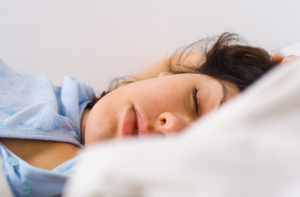 5 λόγοι που ξυπνάτε κουρασμένη ακόμα και μετά από ένα 8ωρο ύπνου - Φωτογραφία 1