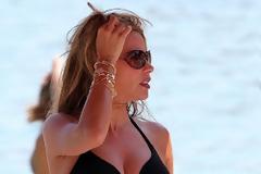 Η Sofia Vergara με μαγιό σε παραλία στην Μύκονο