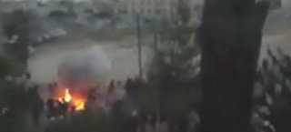 Σοκ στην Kύπρο - Έριξαν μολότοφ σε οπαδό και προσπάθησαν να τον κάψουν ζωντανό - Δείτε το video - Φωτογραφία 1