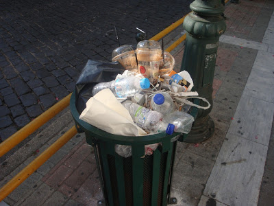 Πνίγηκε από τα σκουπίδια η Ξάνθη! Βρώμα και δυσωδία [video] - Φωτογραφία 2