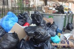 Πνίγηκε από τα σκουπίδια η Ξάνθη! Βρώμα και δυσωδία [video]