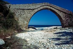 3404 - Το γεφύρι του Βελλά