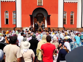 Χιλιάδες για την προσκύνηση του Σταυρού του Αγίου Ανδρέα στη Ρωσία από όλες τις πόλεις - Η αντιπροσωπεία της Μητρόπολης Πατρών με το ιερό κειμήλιο - Φωτογραφία 1