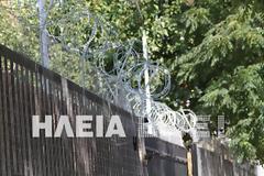 Hλεία: Σχολείο με... συρματόπλεγμα