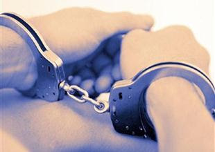 Αίγιο: Συνελήφθη 57χρονος με γκλοπ και κάνναβη - Φωτογραφία 1