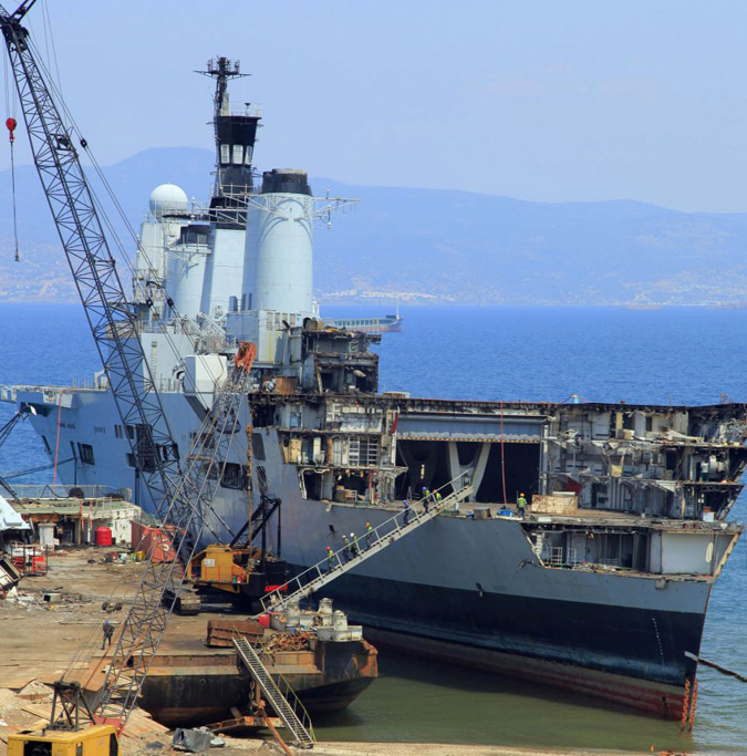Στην Τουρκία “πεθαίνει” η πρώην ναυαρχίδα του βρετανικού πολεμικού ναυτικού - Φωτογραφία 2