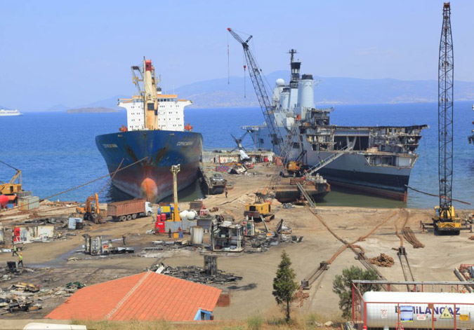 Στην Τουρκία “πεθαίνει” η πρώην ναυαρχίδα του βρετανικού πολεμικού ναυτικού - Φωτογραφία 3