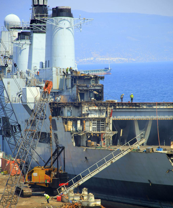 Στην Τουρκία “πεθαίνει” η πρώην ναυαρχίδα του βρετανικού πολεμικού ναυτικού - Φωτογραφία 4