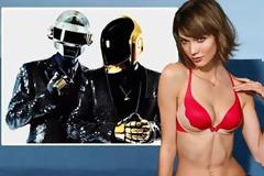 Τι δουλειά έχουν οι Daft Punk με την Κάρλι Κλος;
