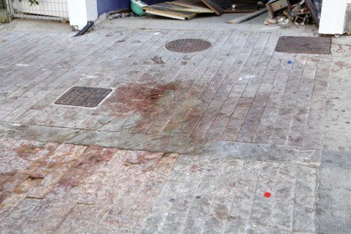 Φωτογραφίες από το σημείο που μαχαιρώθηκε ο 20χρονος στη Κρήτη - - Φωτογραφία 3