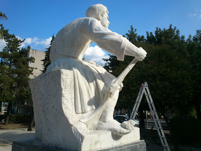 Πάτρα: Καθαρίστηκε το άγαλμα του αγωνιστή Δημητριάδη - Δείτε φωτo πριν και μετά - Φωτογραφία 3