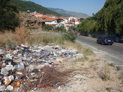 Ξάνθη: Εικόνες ντροπής! Σκουπιδότοπος η Παλιά Πόλη - Φωτογραφία 2